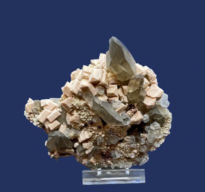 null Microcline, fluorite, smoky quartz 

Pegmatites of Papachacra, Province of Catamarca,...