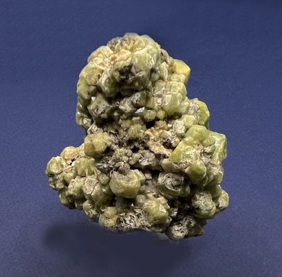 null 
Green andradite garnets: bright green dodecahedra (2 cm) on a gangue Kayes,...