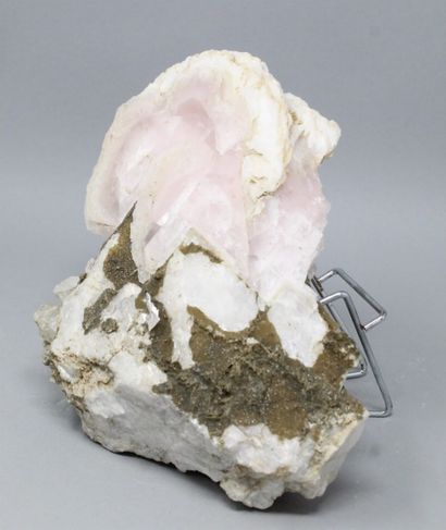 Calcite, quartz, galena 

Yunnan, China (2014)

Dimensions:...