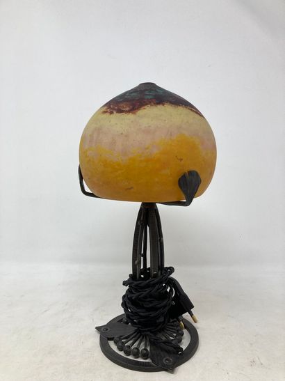null Daum Nancy

Lampe champignon, le globe ovoïde en verre marbré orange et rouge...