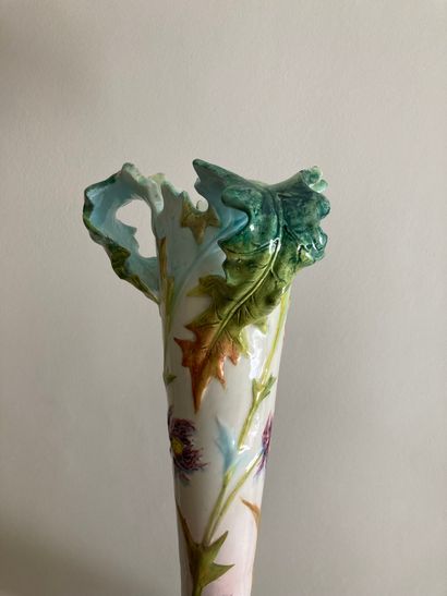 null Delphin Massier 

Grand vase soliflore aux chardons. 

H. : 65cm