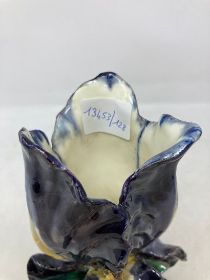 null Delphin Massier 

Vase aux iris violettes. 

H. : 21cm