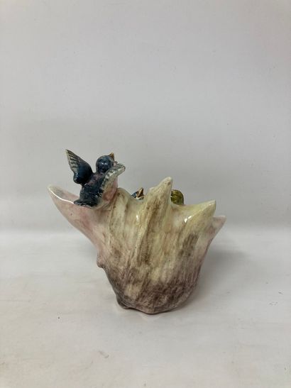 null Delphin Massier 

Petit vase au coquillage. 

H. : 11cm