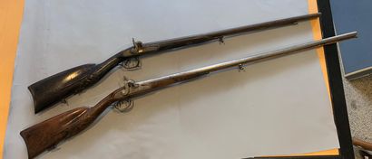 Lot of two hunting rifles:

1- Flintlock...