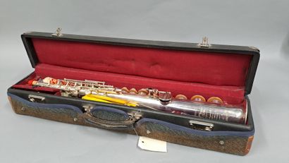 null Saxophone soprano en métal argenté (argenture 1er titre 30 g.) de marque Louis...