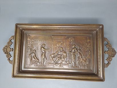 null Emile Louis PICAULT (1833-1915) 

Centre de table en bronze à patine brune figurant...