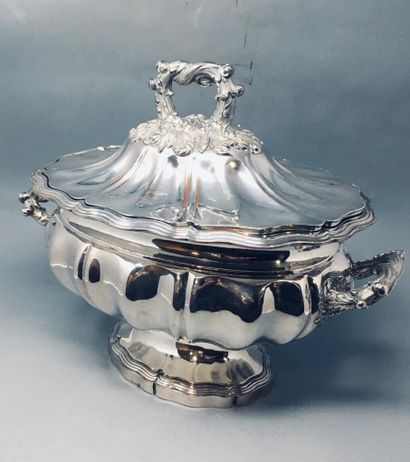 BALAINE Charles

A tureen engraved with a...