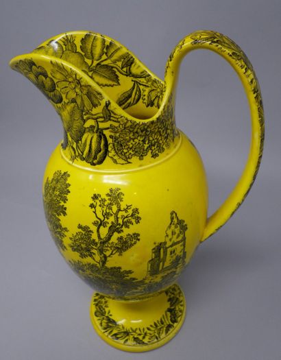 null MONTEREAU

Ewer in yellow pipe clay with black printed decoration of a landscape...