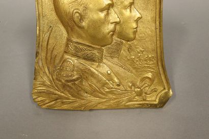 null 
Plaque commémorative en bronze à l'effigie du roi Albert Ier de Belgique et...