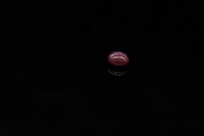 null Cabochon of star ruby on paper. 

Weight : 2.36 cts. 



Dimensions : 8 mm x...