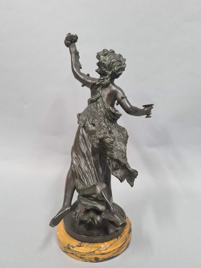 null MARIN Joseph Charles, 1759-1834,

Bacchante,

bronze à patine brun foncé sur...