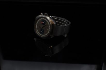 null DERMONT

Men's wristwatch in silvered metal, adran with metallic grey background,...