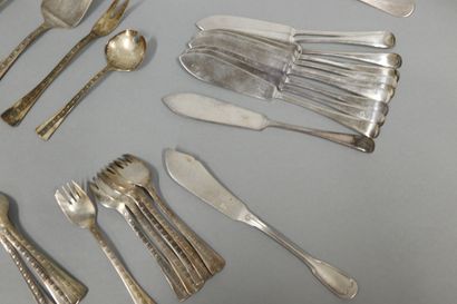 null Important lot of silver plated metal including:

- 12 Christofle forks model...