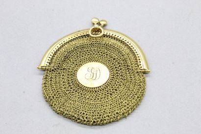 Purse in yellow gold 18k (750). 

Monogrammed....