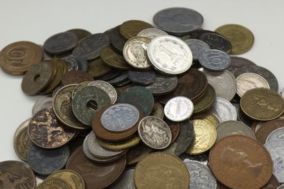null Bulk of coins of the world, mostly XXth century.

Weight : 1279 g.