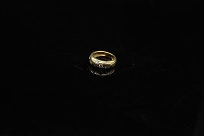 null Yellow gold ring 18k (750) decorated with six round diamonds.

hallmarked eagle...
