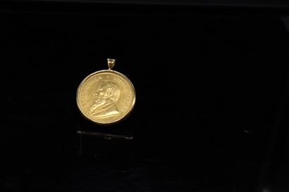 null SOUTH AFRICA

Gold coin of 1 krugerrand 1975, mounted in pendant (not soldered),...