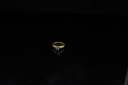 Solitaire ring in 18K (750) yellow gold set...