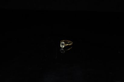 Yellow gold ring 18K (750) decorated with...
