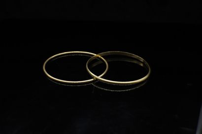Two rigid bracelets in 18K (750) yellow gold.

Diameter...