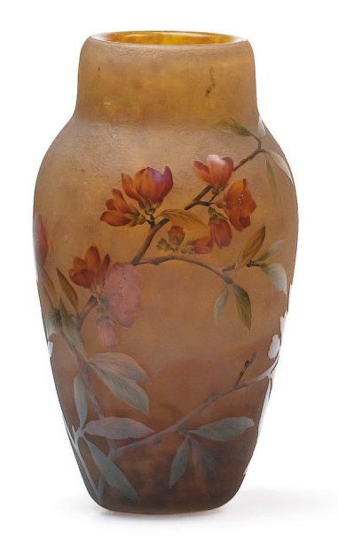 DAUM Vase ovoïde à col droit Épreuve de tirage industriel réalisée en verre marmoréen...