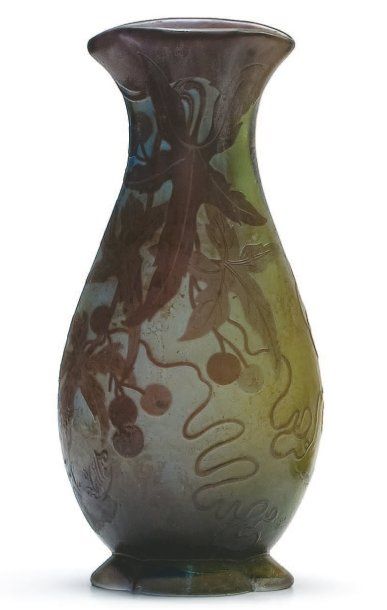 GALLÉ Émile (1846 - 1904) Vase ovoïde à corps et col modelé à chaud Épreuve de tirage...