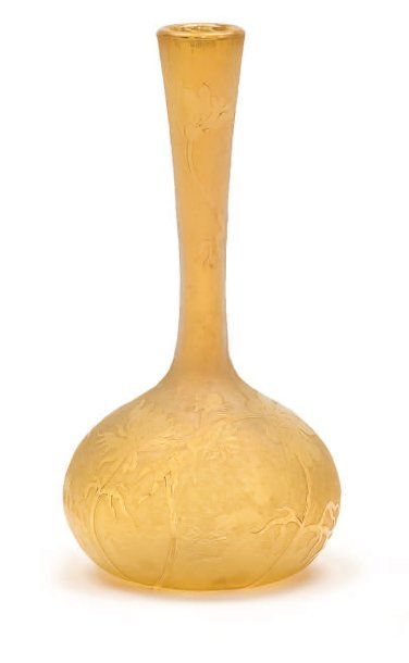 DAUM Vase soliflore sur base bulbeuse Épreuve de tirage industriel réalisée en verre...