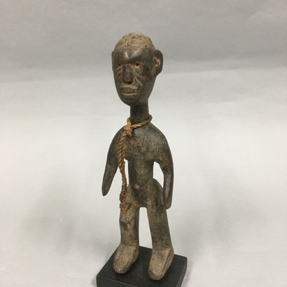 null BOBO, Burkina Faso,

Statuette masculine, Région de Houndé,

H. 29 cm