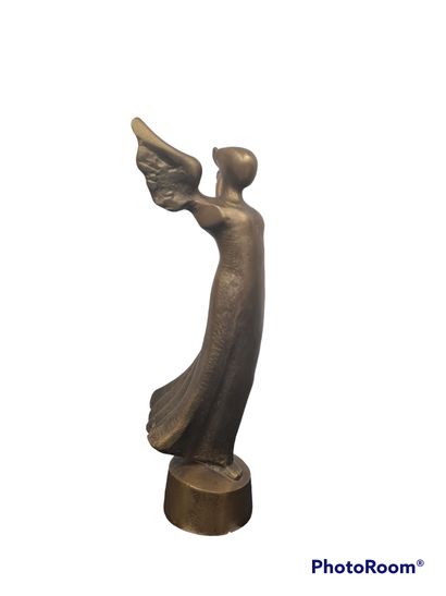 null GEORGIADIS Giorgios, born in 1934,

Winged victory,

bronze with golden patina,...