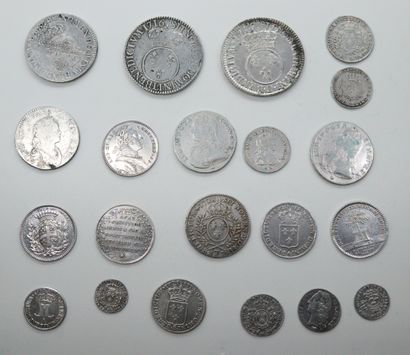 null LOUIS XV

Lot de 17 monnaies d’argent 

Ecu vertugadin 1716 O, L, Navarre 1718...