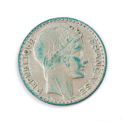 null IIIème REPUBLIQUE

Lot de deux monnaies : 20 francs Turin 1936 et 10 Francs...
