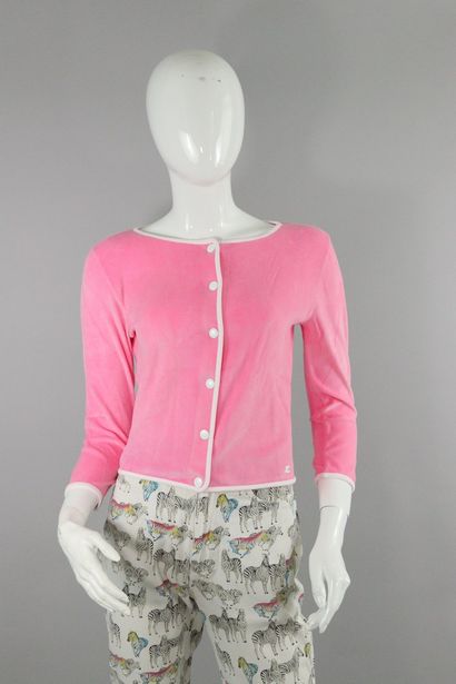null COURREGES



Pale pink and white thin bouclette cardigan with front snap closure,...