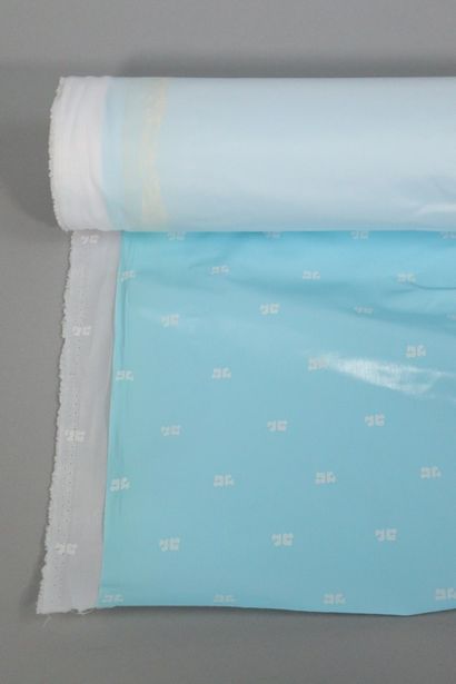 null COURREGES 

Circa 1970



Very rare roll of blue vinyl fabric with white print...