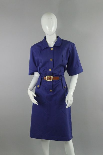 null NAVY BLUE DESIGN



Blue cotton dress with gold buttoning. Two front pockets...