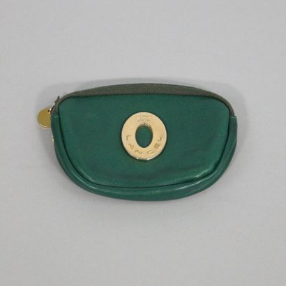 null LANCEL



Fir green leather wallet, golden metal jewelry. 

Wear. 



Dimensions:...