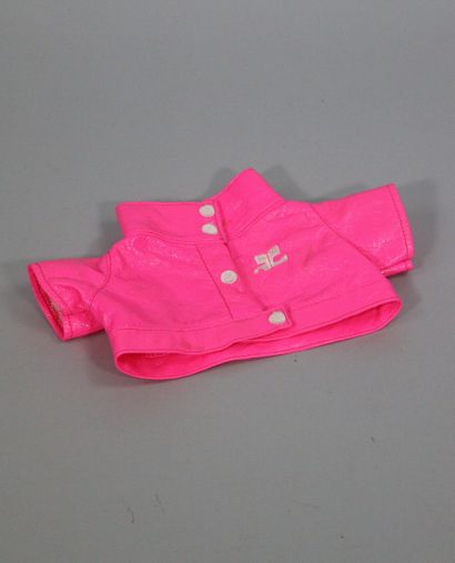null COURREGES



Demonstration jacket for teddy bear in pink vinyl, scratch closure....