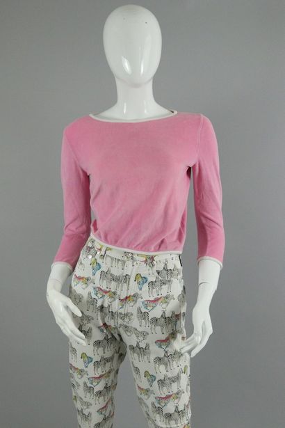 null COURREGES



T-shirt in fine pink and white bouclette, demonstration model,...