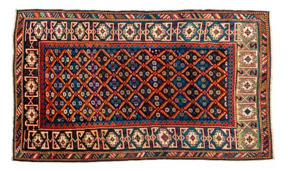 null CHIRVAN carpet (Caucasus), late 19th century
Dimensions : 165 x 98cm.
Technical...