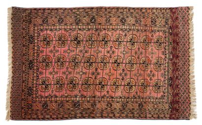 null TÉKKÉ BOUKHARA carpet (Central Asia), early 20th century
Dimensions : 200 x...