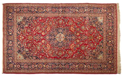 null KACHAN carpet (Persia), 1st third of the 20th century.
Dimensions : 205 x 135cm.
Technical...