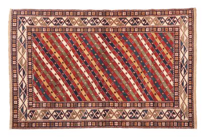 null CHIRVAN carpet (Caucasus), mid 20th century
Dimensions : 151 x 97cm.
Technical...
