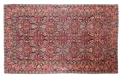 null ISPAHAN carpet (Persia), late 19th century
Dimensions : 212 x 136cm.
Technical...