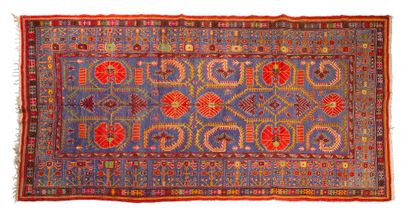 null SAMARCANDE carpet (Central Asia), late 19th century
Dimensions : 390 x 200cm.
Technical...