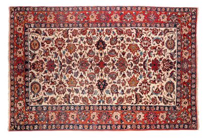 null ISPAHAN carpet (Iran), Shah's time, middle of the 20th century
Dimensions :...