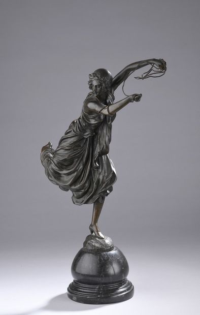 null COLINET Claire Jeanne Roberte, 1880-1950

Femme courant

bronze à patine brun-vert...