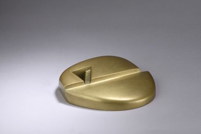 null MORALIS Yannis, 1916-2009

Sans titre

bronze à patine dorée, n°27/50 (petits...
