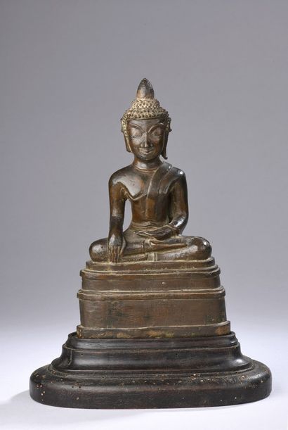 THAILANDE, Ayutthaya - XVIe/XVIIe siècle

Statuette...