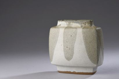 null Pierre CULOT (1938 - 2011) 

Stoneware vase with a quadrangular body and recessed...