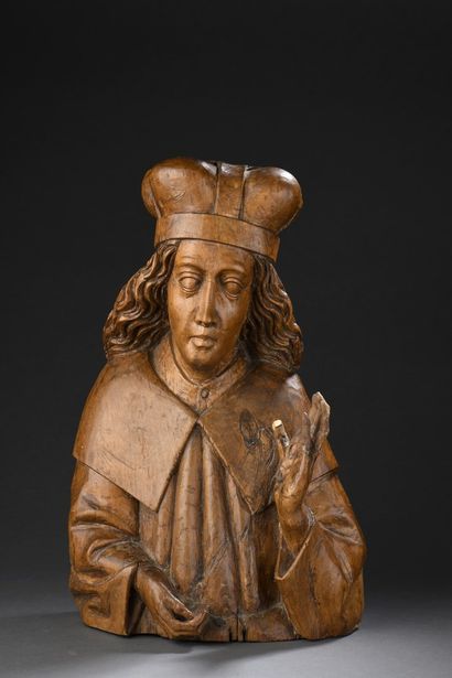 null Buste de saint Venceslas en tilleul sculpté, dos creusé. Coiffé du bonnet ducal,...