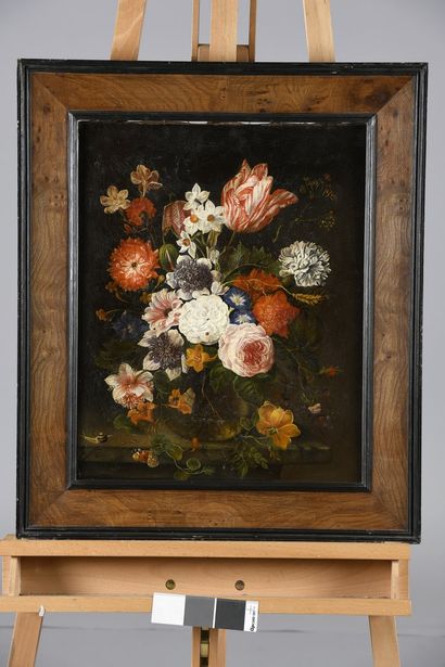 null DUTCH SCHOOL 

In the taste of the 17th century



Vase of flowers on an entablature

Oil...